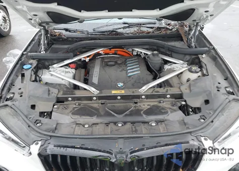 2022 BMW X5 Phev xDrive45E z USA, uszkodzony, nr VIN 5UXTA6C01N9J19119